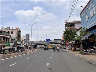 Ngộp bank cần bán đất tặng nhà dt 120m2 chỉ 6,5 tỷ đường xe tải thông lê trọng tấn .sổ hồng riêng