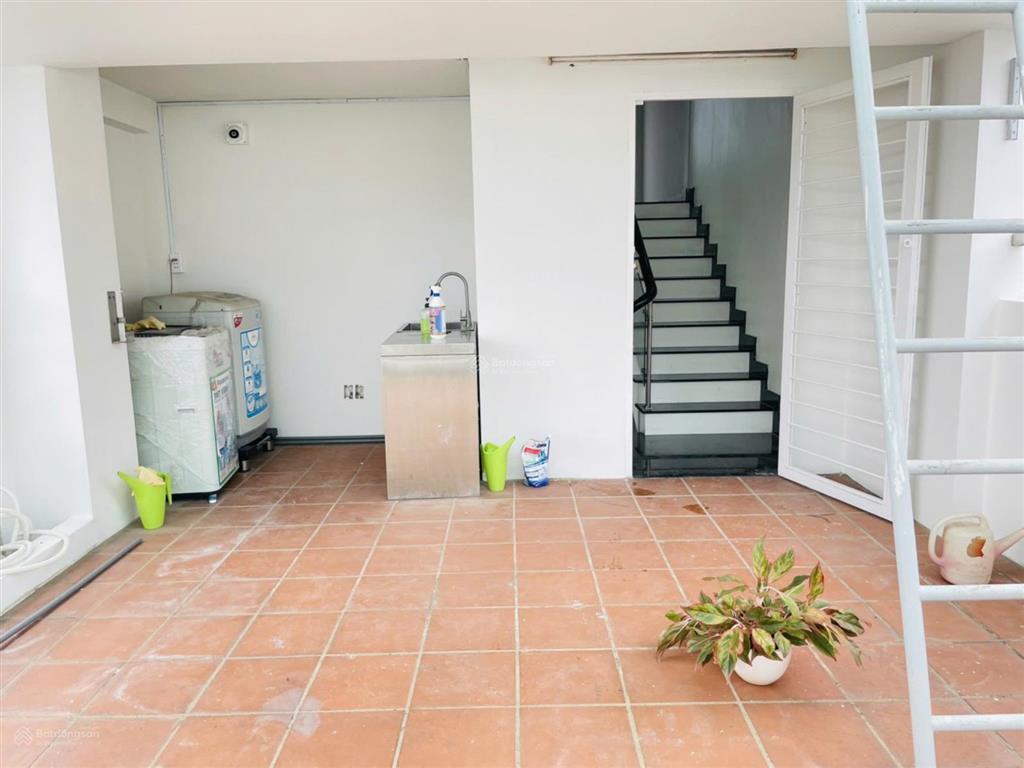 Cho thuê căn hộ dịch vụ tách bếp mặt tiền ba vân khu bàu cát tân bình