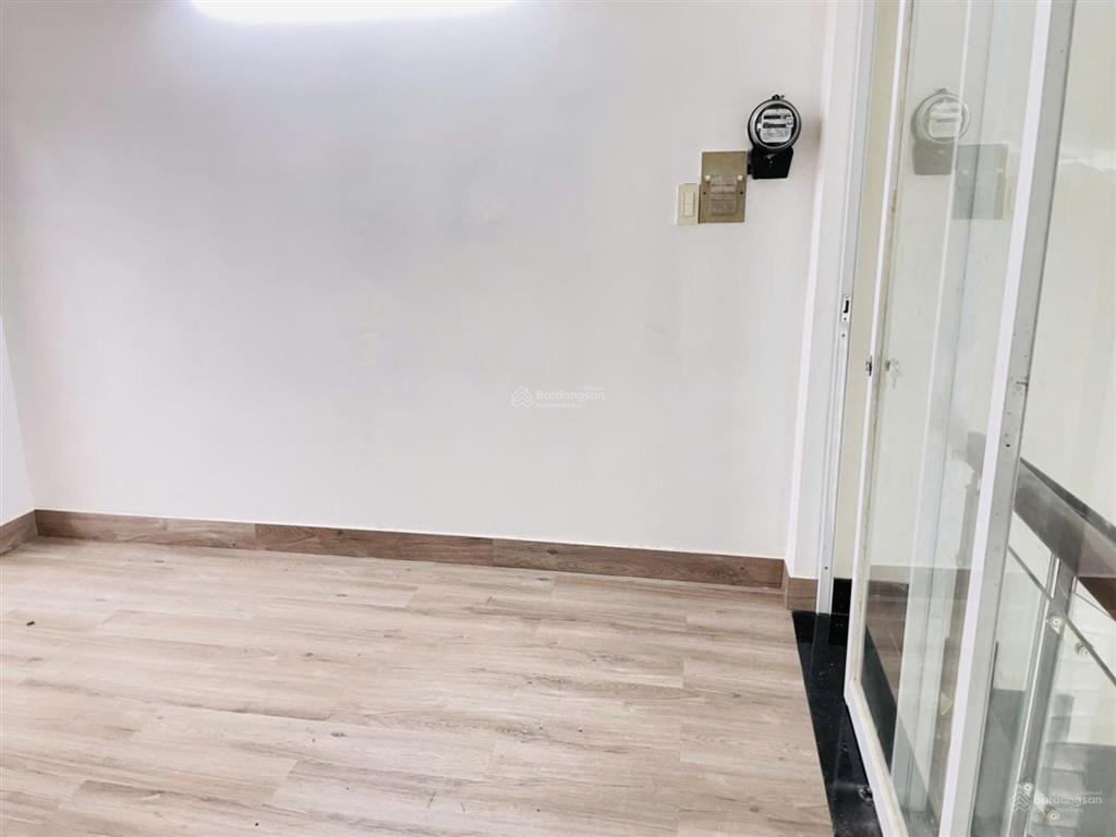 Cho thuê căn hộ dịch vụ tách bếp mặt tiền ba vân khu bàu cát tân bình