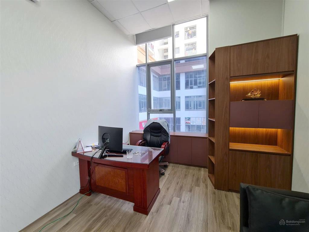 Cho thuê văn phòng 150m full nội thất, chỉ việc vào làm