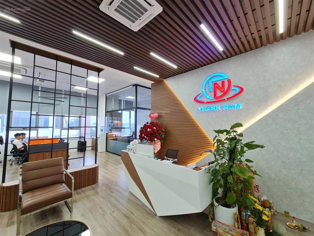 Cho thuê văn phòng 150m full nội thất, chỉ việc vào làm