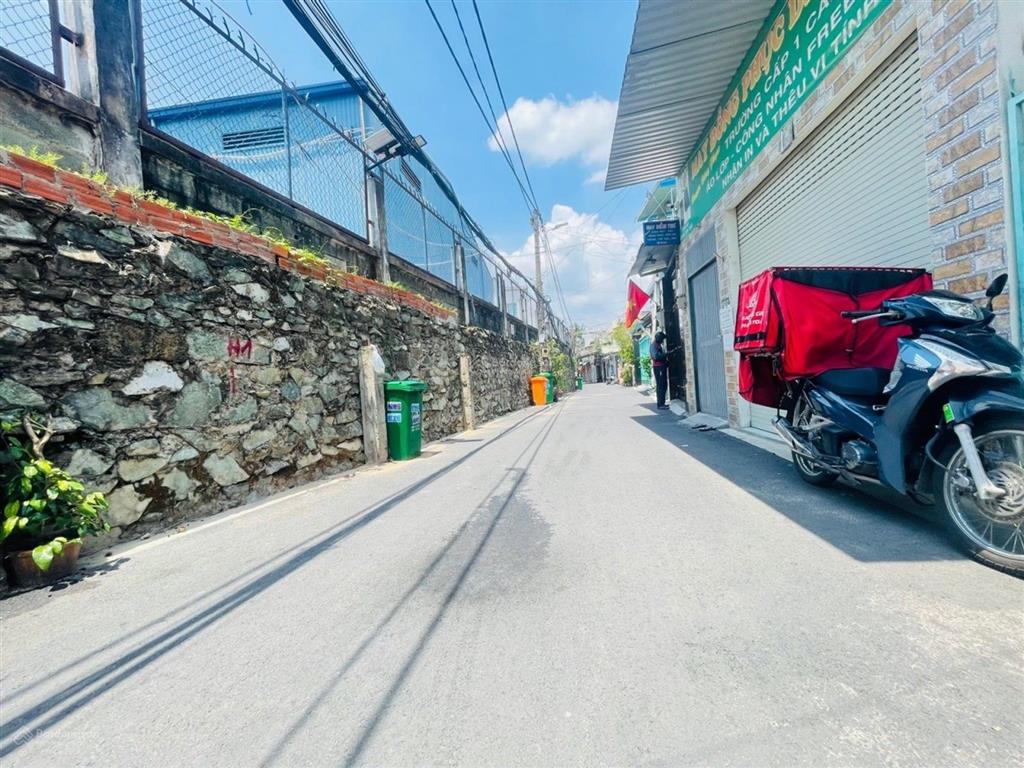 Chủ bán gấp nhà hẻm xe tải lô góc hiếm giá chỉ 3,x tỷ