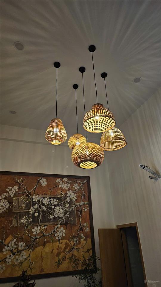 Em có căn hộ 68m2, 3 phòng ngủ, view đẹp