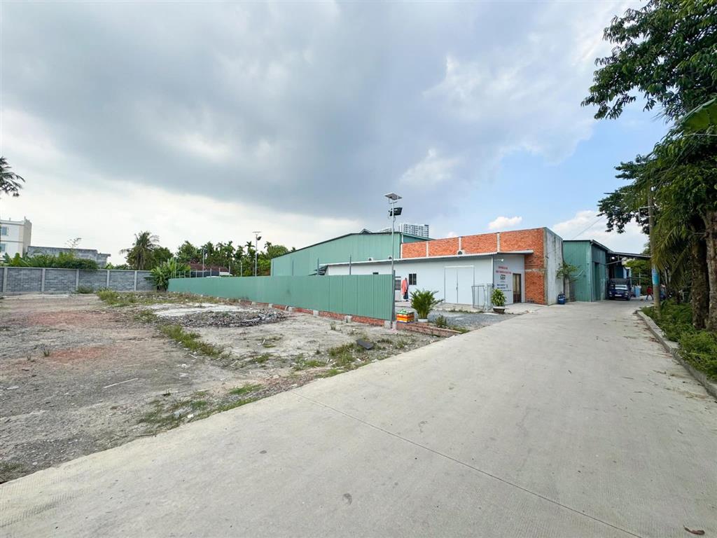 200m2 ( 10 x 20 )  sổ riêng  đường ô tô giáp sông sg vĩnh phú 27 cạnh sg giá tốt