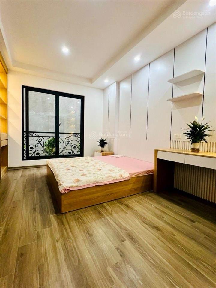 Cầu giấy  50m ra ô tô tránh  nhà xây mới 6 tầng  tháng máy  11.5 tỷ  đầy đủ nội thất  ở ngay