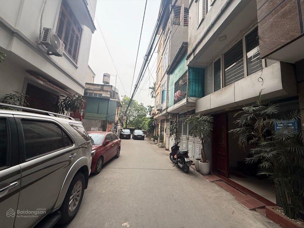 Phú diễn  đất phân lô  31m 7.8 tỷ  15m ra ô tô tránh đỗ  vị trí đẹp  ngõ thông rộng