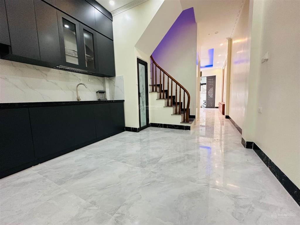 Phú diễn  phân lô ô tô đỗ cửa  39m  10 tỷ (ctl)  40m ra mặt phố ô tô tránh  5 tầng thang máy