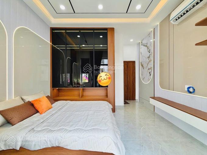 Có ngay căn nhà giá 3tỷ750/72m2 đường hoa lan  phú nhuận. cho thuê được 24 triệu tháng
