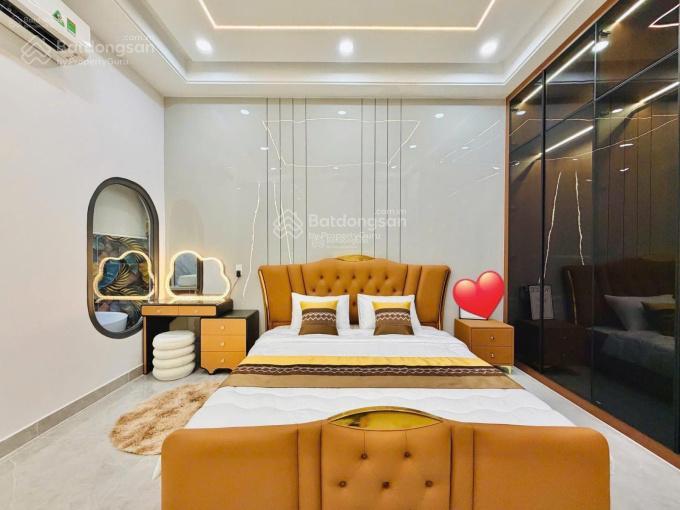 Có ngay căn nhà giá 3tỷ750/72m2 đường hoa lan  phú nhuận. cho thuê được 24 triệu tháng