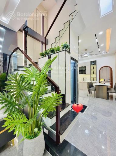 Có ngay căn nhà giá 3tỷ750/72m2 đường hoa lan  phú nhuận. cho thuê được 24 triệu tháng