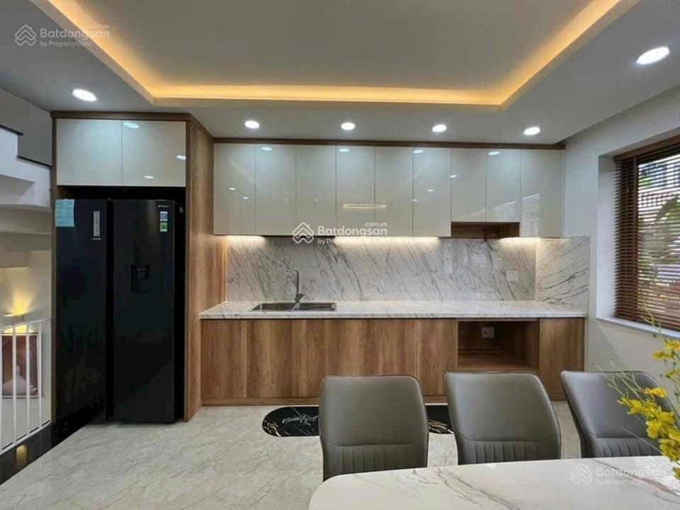 Giảm xuống 200tr 79m2 đường phan kế bính  q.1. thông ra điện biên phủ. cho thuê 27tr