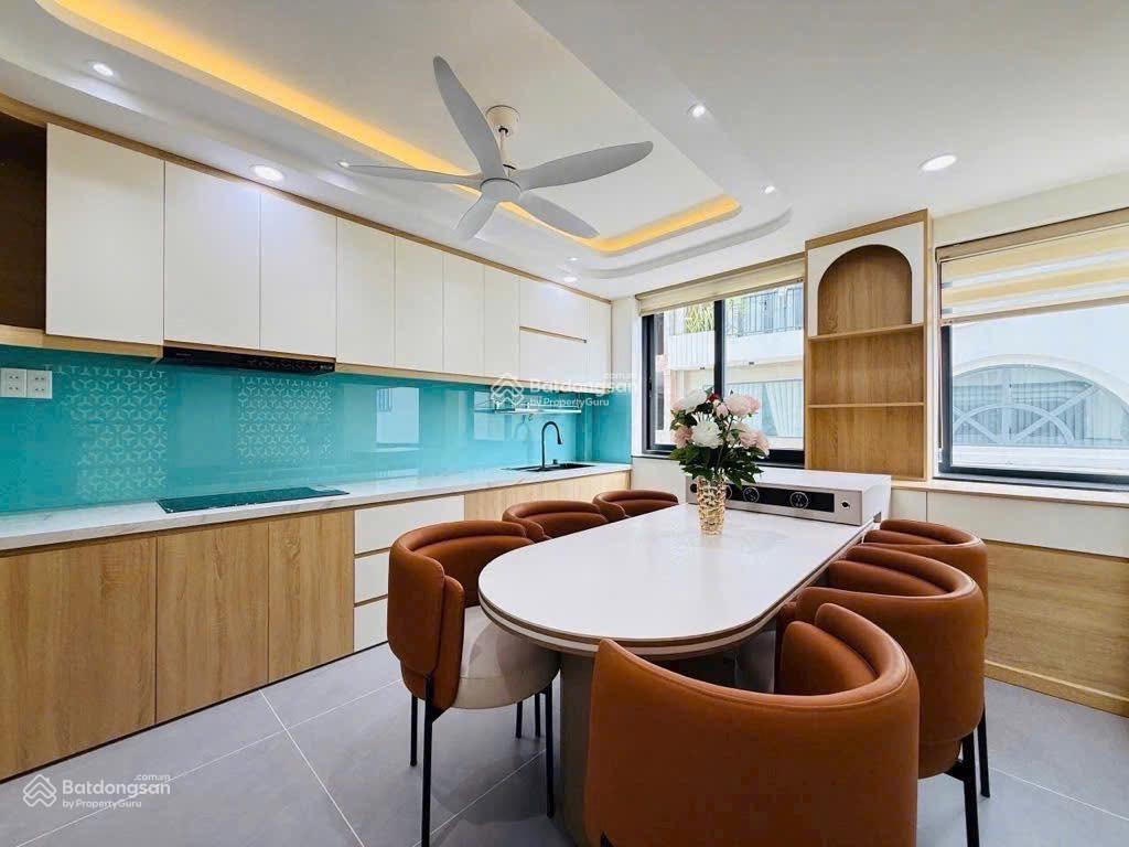 Giá 3tỷ370/60m2 đường nguyễn chí thanh  q11. cắt với dương tử giang. cho thuê 26 triệu tháng