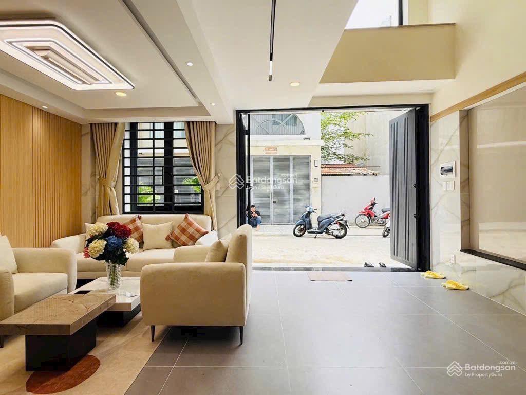 Giá 3tỷ370/60m2 đường nguyễn chí thanh  q11. cắt với dương tử giang. cho thuê 26 triệu tháng