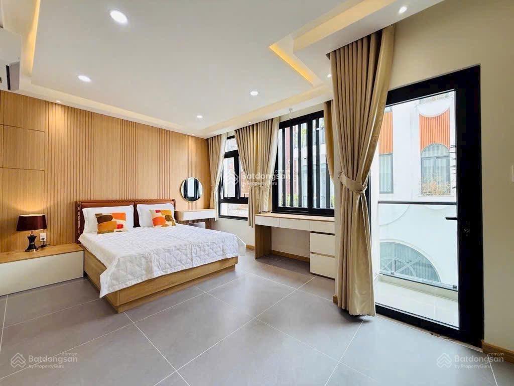 Giá 3tỷ370/60m2 đường nguyễn chí thanh  q11. cắt với dương tử giang. cho thuê 26 triệu tháng