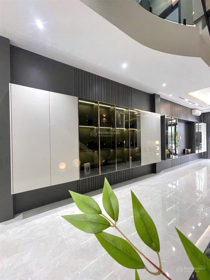 Cô chú bán nhà triệu quang phục  quận 5 giá 4 tỷ5/ 72m2. cho thuê được 25 triệu/tháng