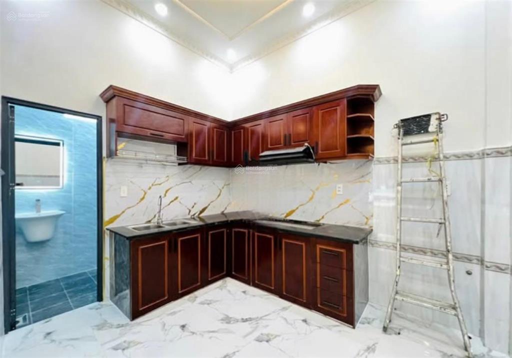 Cần bán nhà nguyễn thượng hiền  quận 3. giá 4tỷ8/71,8m2. cho thuê 30 triệu tháng