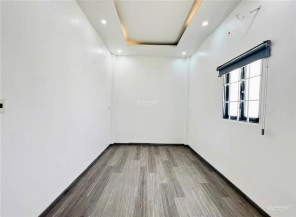 Cần bán nhà nguyễn thượng hiền  quận 3. giá 4tỷ8/71,8m2. cho thuê 30 triệu tháng