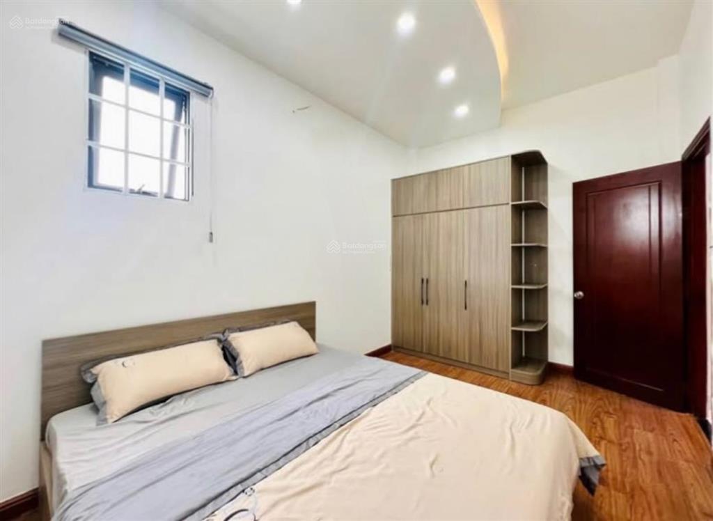 Cần bán nhà nguyễn thượng hiền  quận 3. giá 4tỷ8/71,8m2. cho thuê 30 triệu tháng