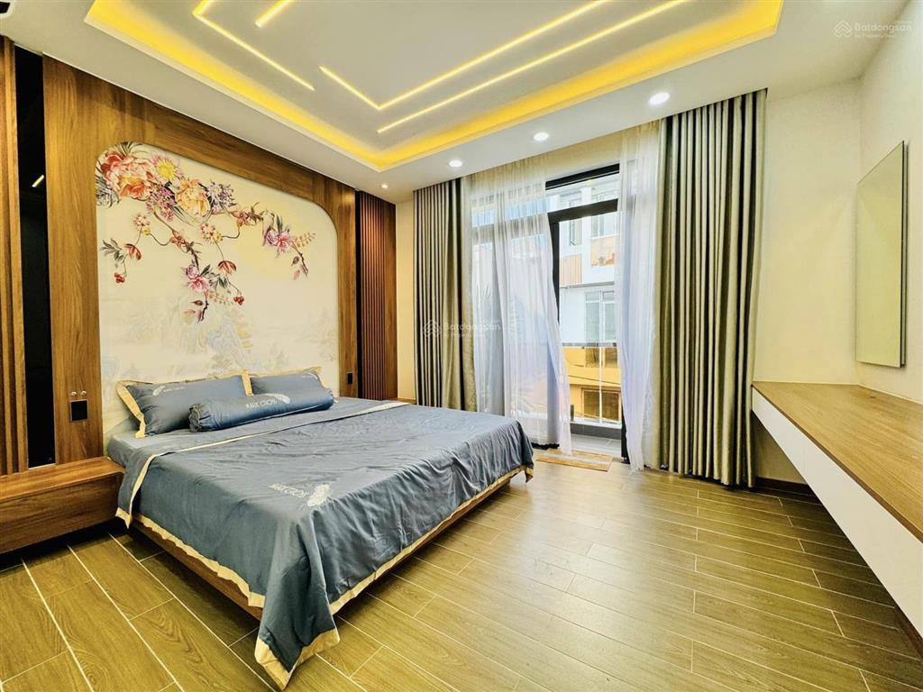 Cô ba bán nhà nguyễn thị minh khai  q1 giá 5tỷ7/76,2m². cho thuê 31 triệu. gần thảo cầm viên