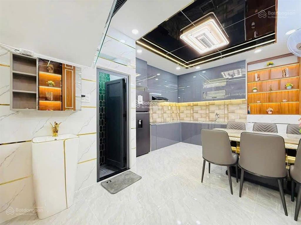 Chỉ có căn duy nhất không có hai cần bán đ.nguyễn phúc nguyễnq.3 giá 4tỷ090/75,9m2. cho thuê 28tr