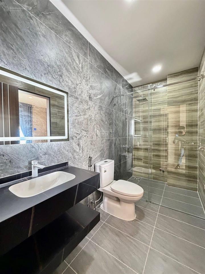 Giá 3tỷ7/72m2 có ngay nhà nguyễn trãi  q5. cho thuê được 26 triệu/tháng