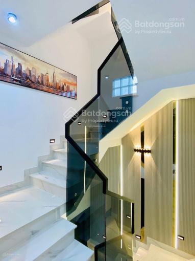 Chỉ có căn hiếm có không có hai cần bán đ. nguyễn phúc nguyênq.3 giá 4tỷ990/75,9m2. cho thuê 28tr