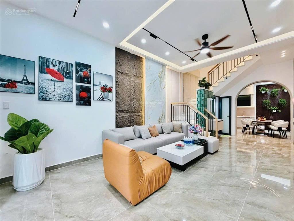 Nhà 4 tầng đường điện biên phủ  quận 3, giá 4tỷ890/73m2. cho thuê 25tr