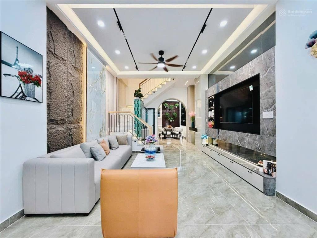 Nhà 4 tầng đường điện biên phủ  quận 3, giá 4tỷ890/73m2. cho thuê 25tr