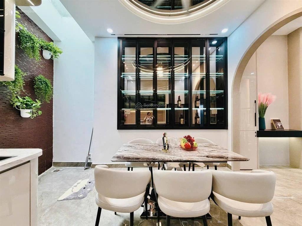 Nhà 4 tầng đường điện biên phủ  quận 3, giá 4tỷ890/73m2. cho thuê 25tr