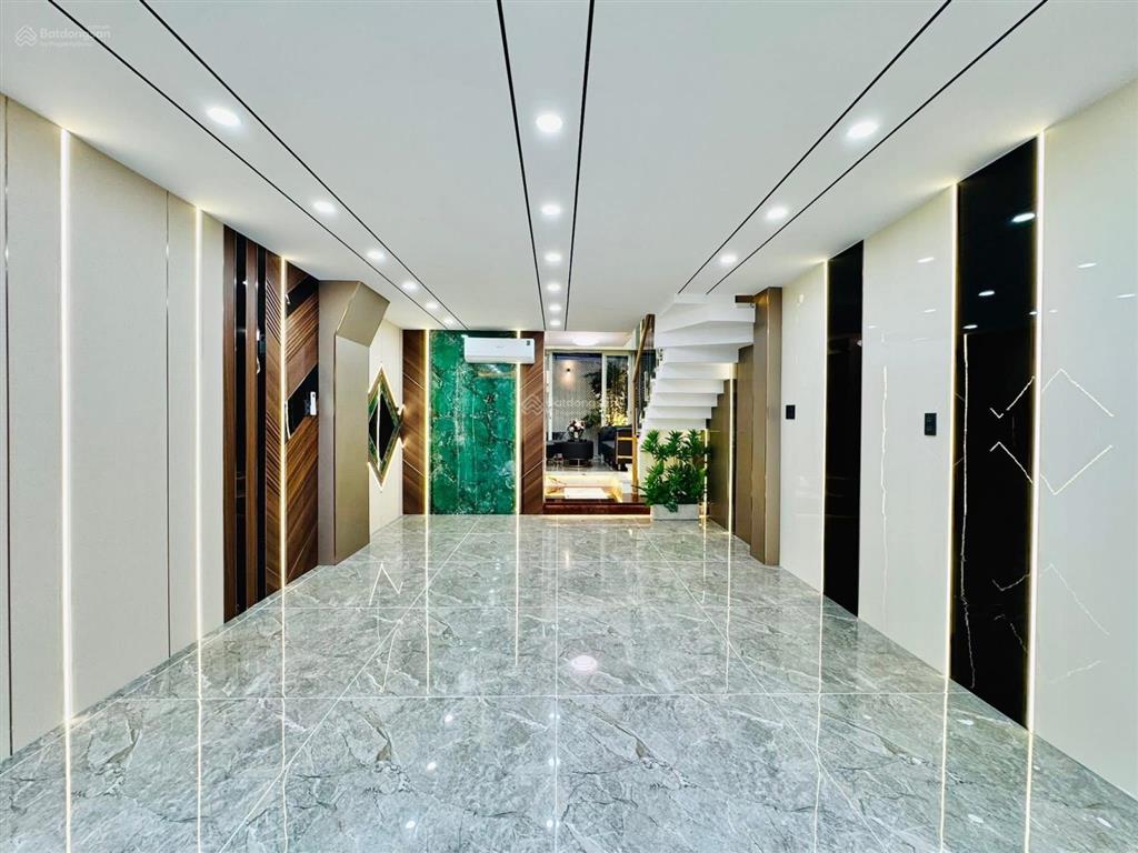Giá giảm mạnh căn sư vạn hạnh cần bán giá 4tỷ880/81,6m2. cho thuê 27tr. gần vạn hạnh mall.