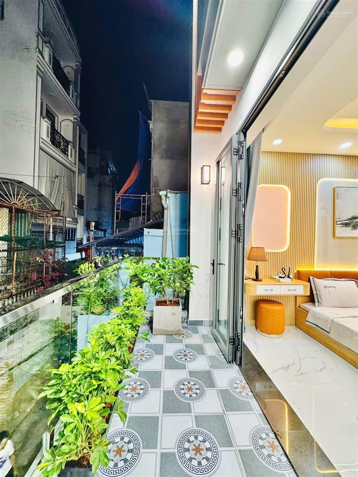 Bán nhà ký con với giá 5tỷ130/79m2. gần ga bến thành. cho thuê 31 tr tháng.