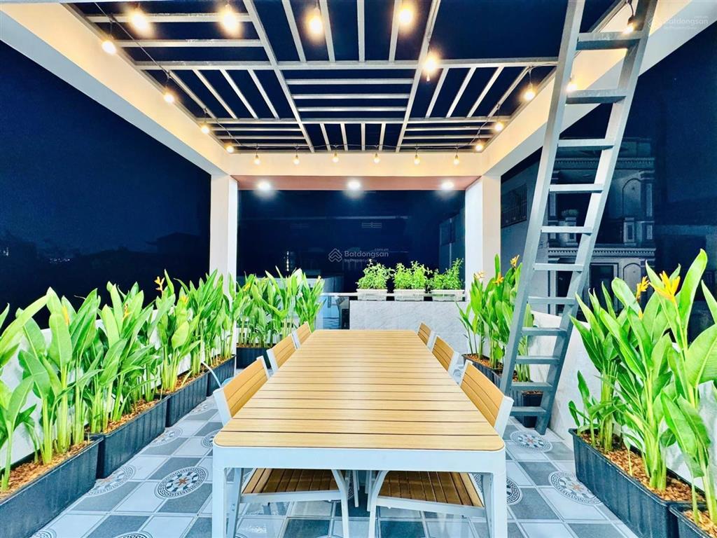 Bán nhà ký con với giá 5tỷ130/79m2. gần ga bến thành. cho thuê 31 tr tháng.