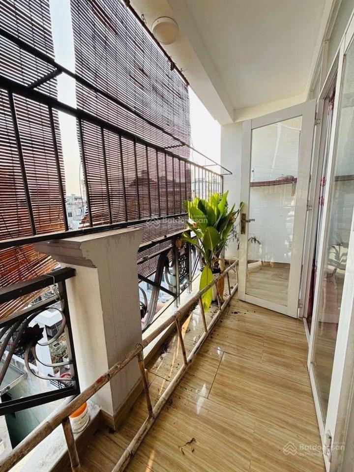 Bán nhà ngay góc 2mt huỳnh văn bánh  phú nhuận 72m2. gần bệnh viên dân sinh. cho thuê 27tr