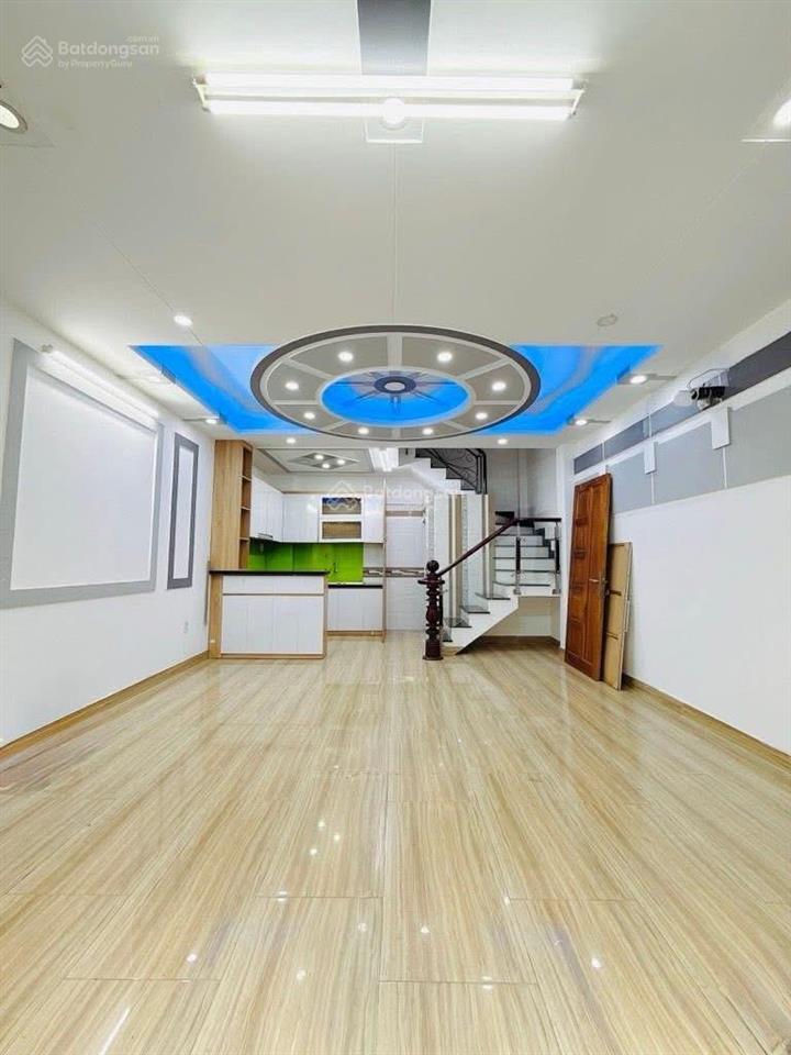 Bán nhà ngay góc 2mt huỳnh văn bánh  phú nhuận 72m2. gần bệnh viên dân sinh. cho thuê 27tr