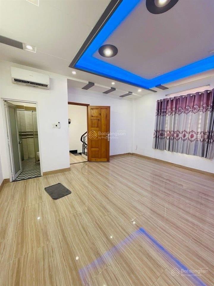 Bán nhà ngay góc 2mt huỳnh văn bánh  phú nhuận 72m2. gần bệnh viên dân sinh. cho thuê 27tr
