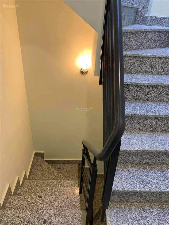 Bán nhà giá 3tỷ170/73,9m2 đường khổng tử  quận 9 đang cho thuê 18tr tháng. gần vicom plaza