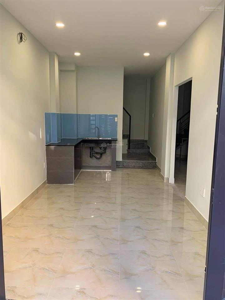 Bán nhà giá 3tỷ170/73,9m2 đường khổng tử  quận 9 đang cho thuê 18tr tháng. gần vicom plaza