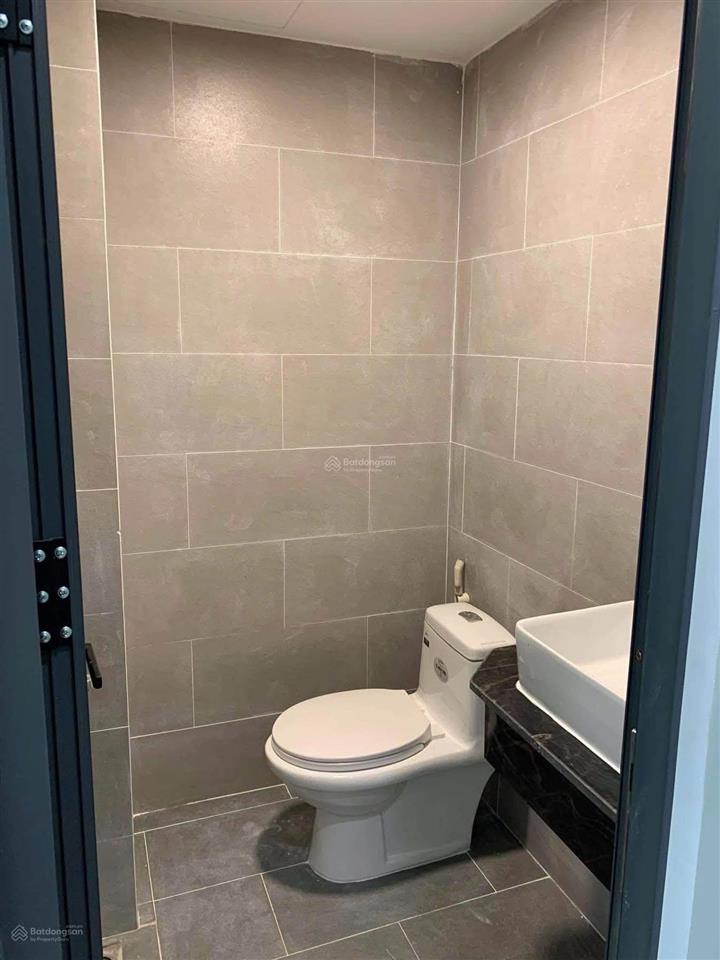 Bán nhà giá 3tỷ170/73,9m2 đường khổng tử  quận 9 đang cho thuê 18tr tháng. gần vicom plaza
