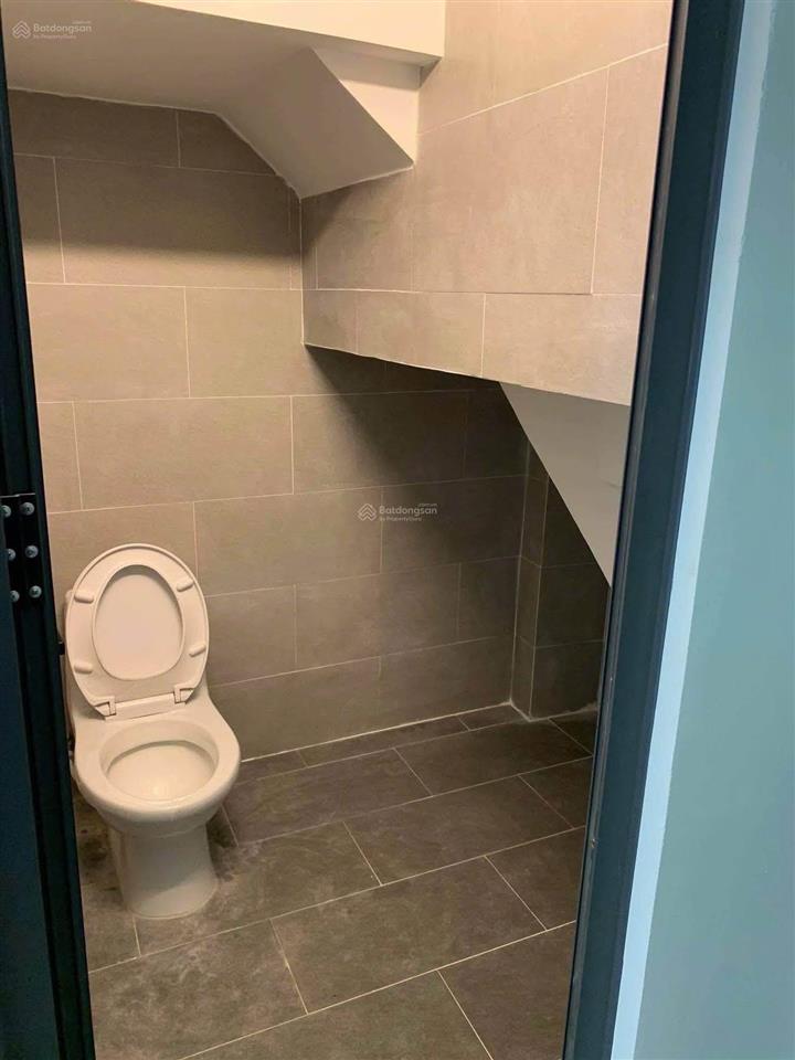 Bán nhà giá 3tỷ170/73,9m2 đường khổng tử  quận 9 đang cho thuê 18tr tháng. gần vicom plaza