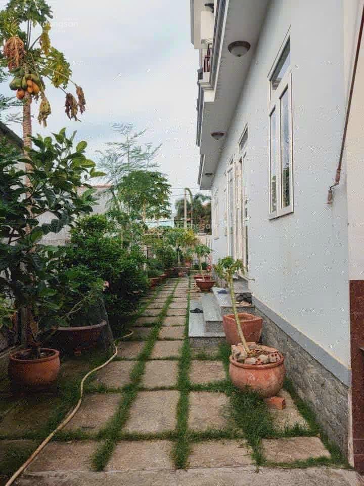 Cần bán nhanh căn biệt thự vườn tại đường 5 trường thạnh, quận 9 giá 5.460tỷ/ 200m2. cho thuê 25tr