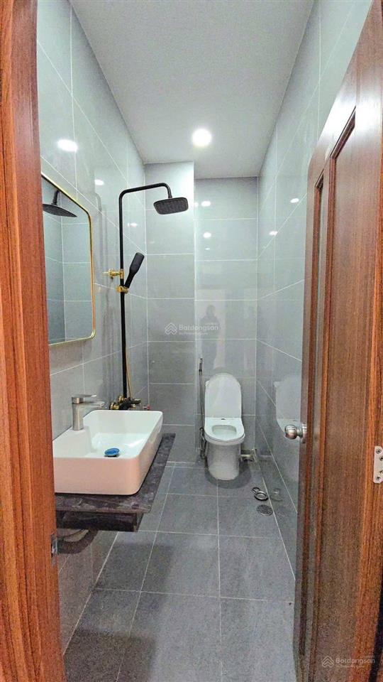 Hạ giá bán nhà trương văn thànhquận 9 giá 3tỷ650/73m2. gần trường hiệp phú. cho thuê 17tr tháng