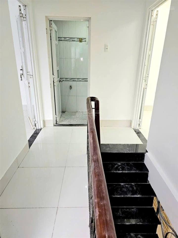Nhà ngang 9m hoà hưng  quận 10 bán giá 3tỷ760. cho thuê 23tr. gần trưởng tiểu học triệu thị trinh