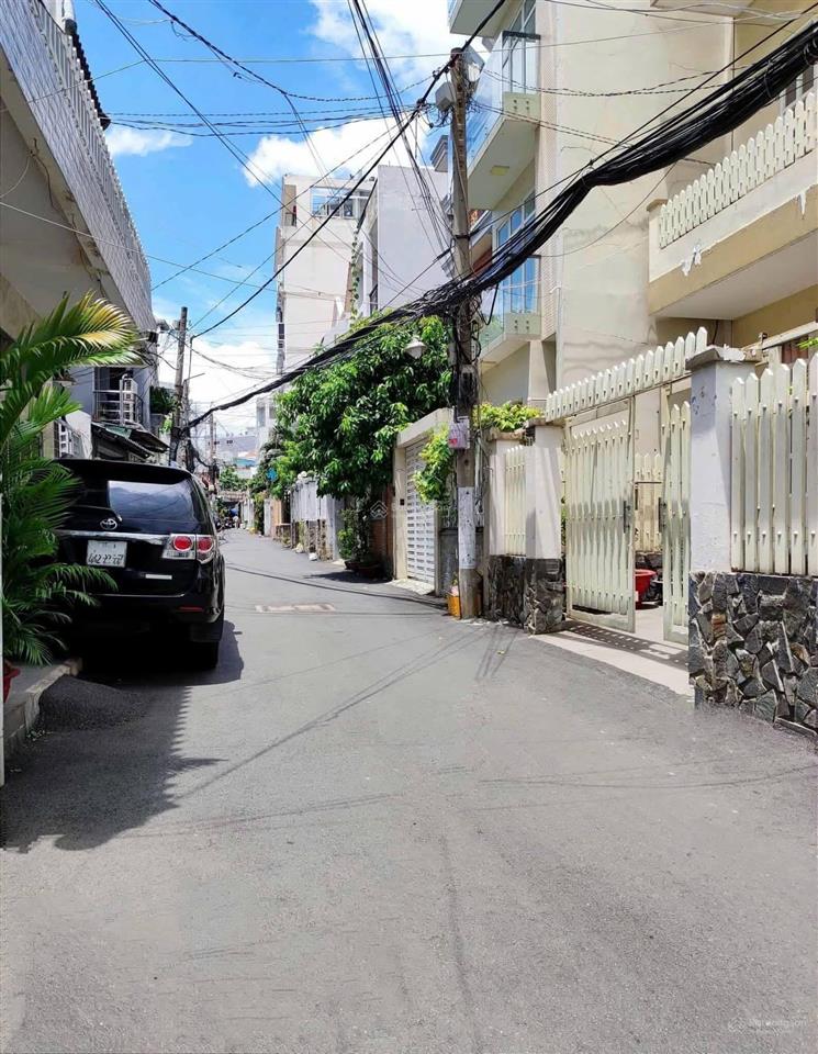 Nhà đẹp gần đại học luật 2 đường số 5thủ đức giá 4tỷ8/98,7m2. nhà đẹp sổ đầy đủ.