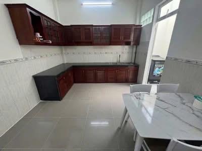 Bán nhà mặt tiền đường số 7, gần chợ long trường, quận 9 94,5m2. cho thuê được 18tr