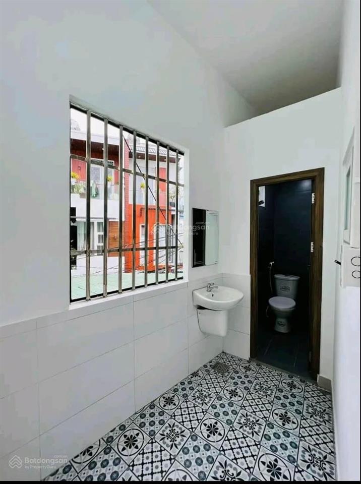 Hạ giá bán nhà đình phong phú quận 9 giá 2tỷ990/72m2. gần vicom quận 9. cho thuê 13tr tháng
