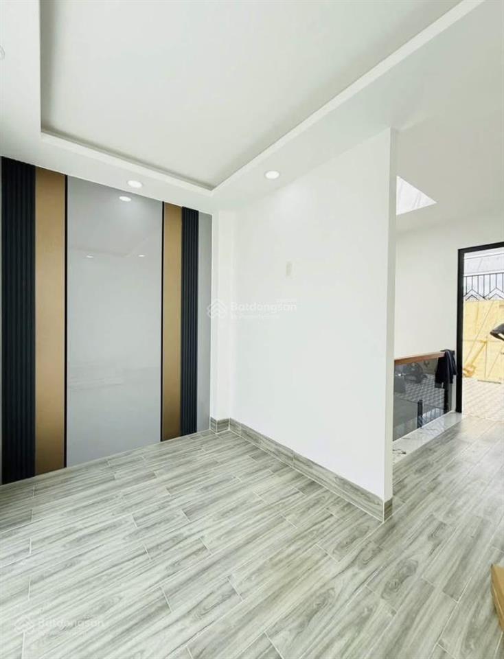 Giảm 200tr bán nhà tạ uyên  quận 5 giá 3tỷ660/78m2. gần tiểu học hùng vương. cho thuê 25tr