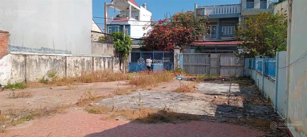 Lô đất đẹp cần bán gấp đường man thiện  quận 9 giá 6tỷ8/500m2. gần chung cư c3
