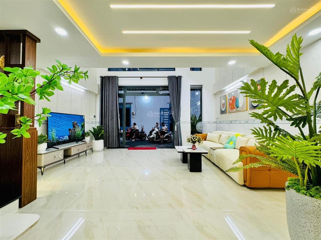 Nhà đang cho thuê 23tr tháng cần bán giá 3tỷ990/80m2 đường hàn thuyên thue đức. gần thcs bình thọ
