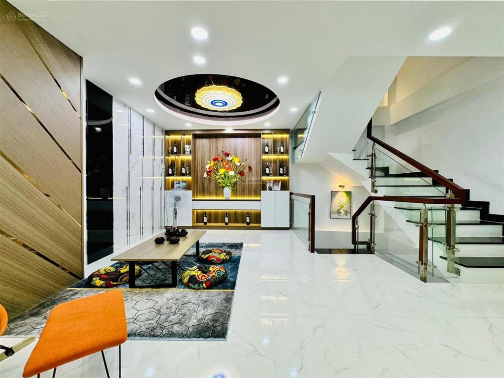 Nhà đang cho thuê 23tr tháng cần bán giá 3tỷ990/80m2 đường hàn thuyên thue đức. gần thcs bình thọ