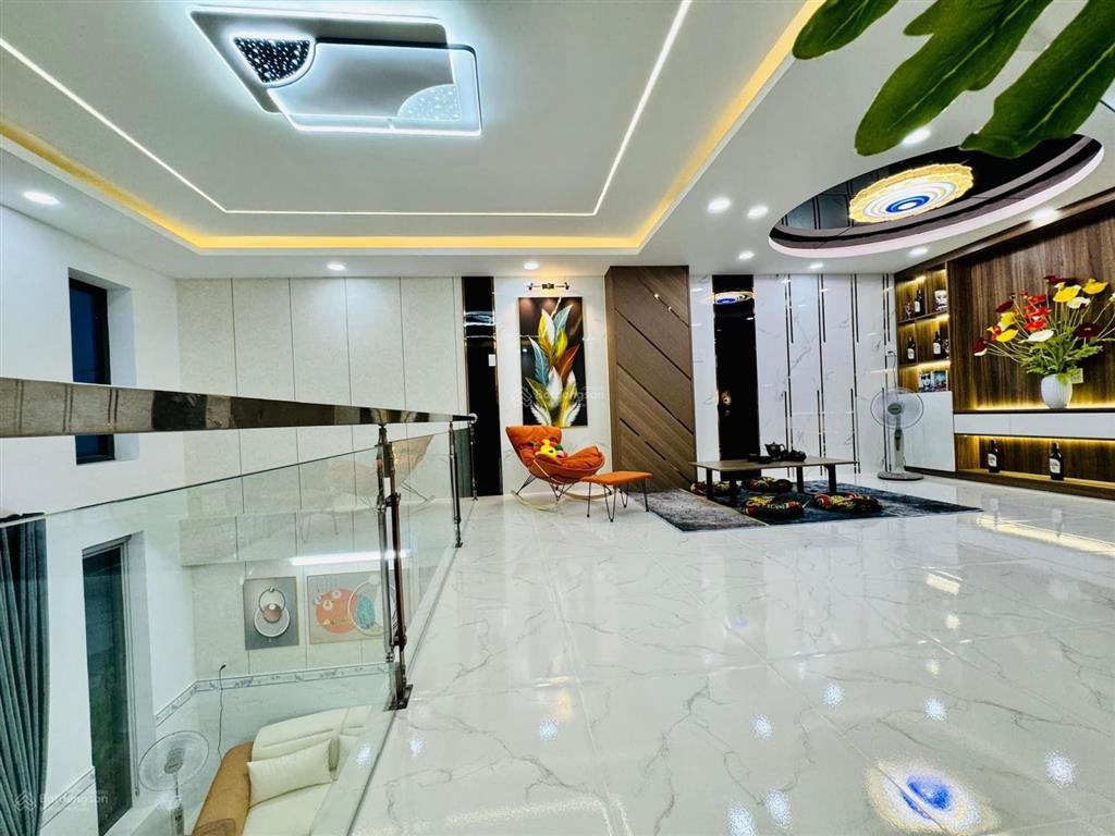 Nhà đang cho thuê 23tr tháng cần bán giá 3tỷ990/80m2 đường hàn thuyên thue đức. gần thcs bình thọ